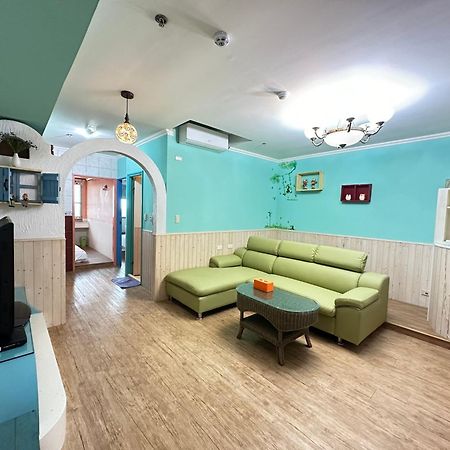 Ct Theme Suite Kaohsiung Bagian luar foto
