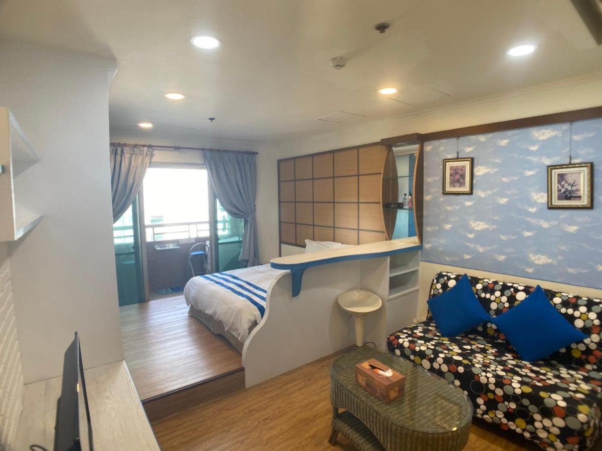 Ct Theme Suite Kaohsiung Bagian luar foto