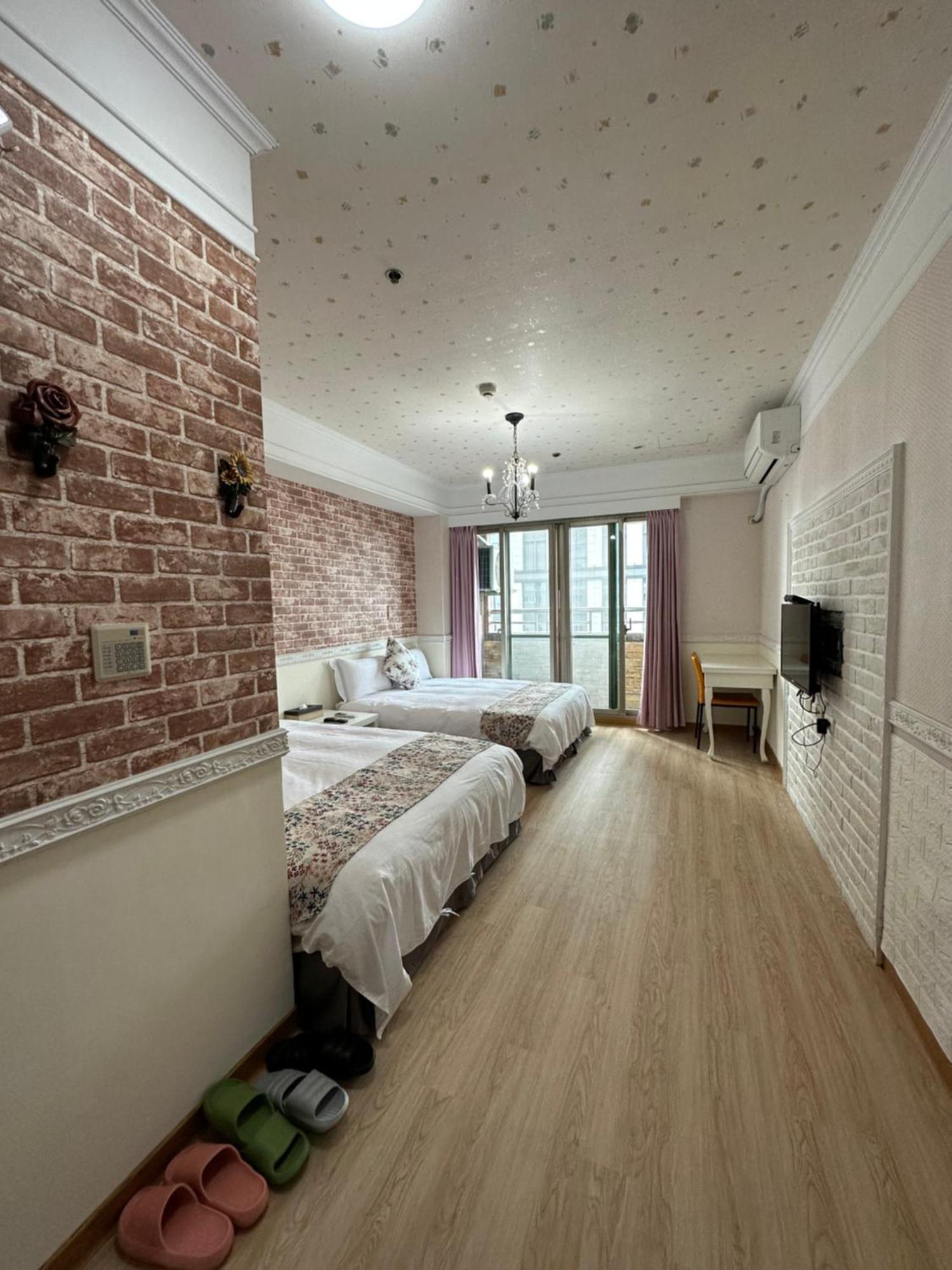 Ct Theme Suite Kaohsiung Bagian luar foto
