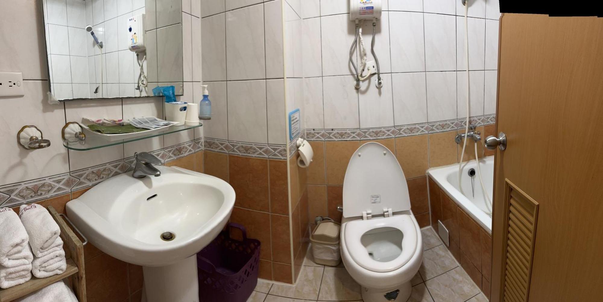 Ct Theme Suite Kaohsiung Bagian luar foto