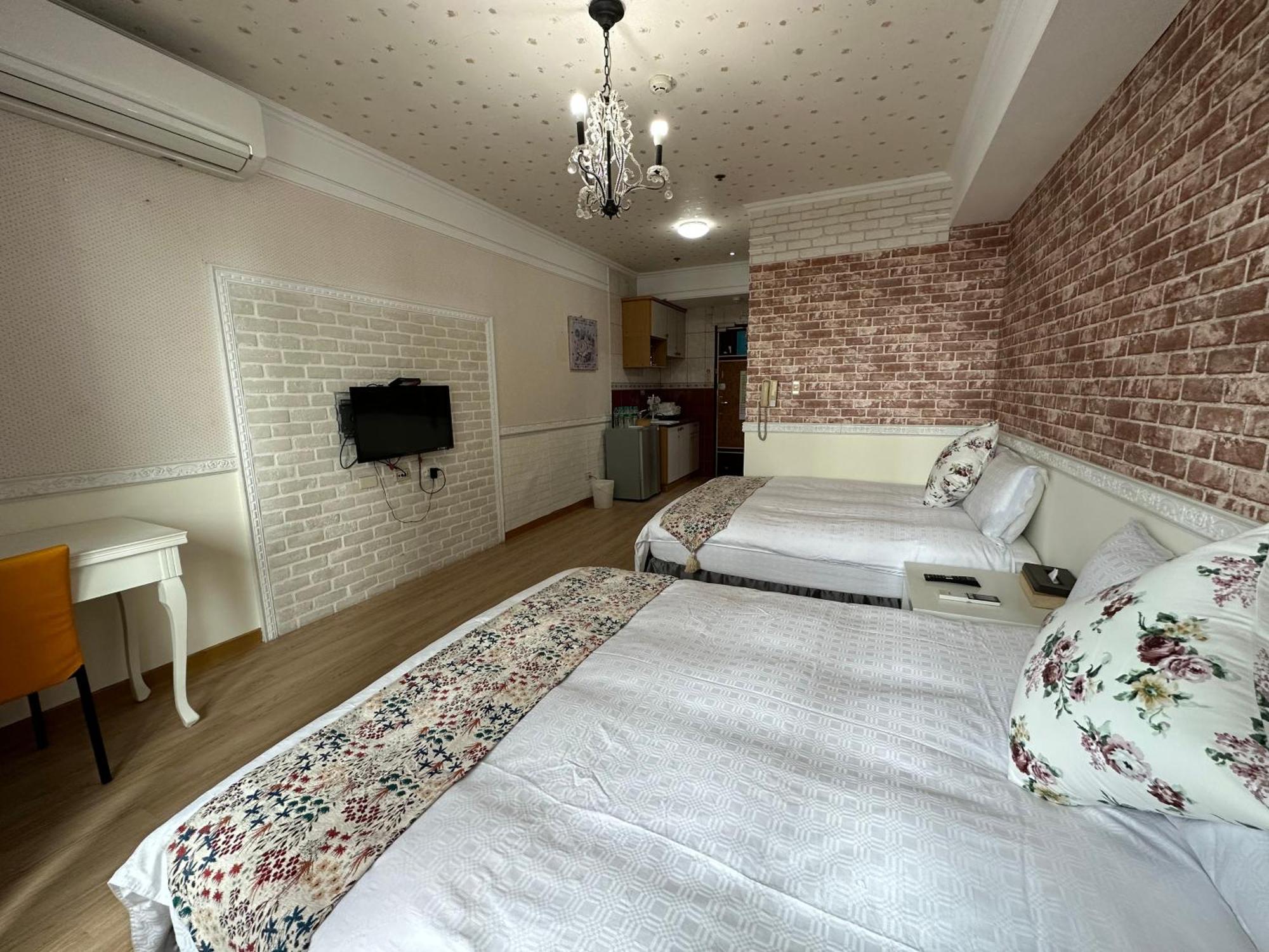 Ct Theme Suite Kaohsiung Bagian luar foto